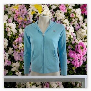 NWOT- BABY BLUE CHAMPION HOODIE
CHAMPION LOGO ON ARM & CHEST OF HOODIE Sz Small